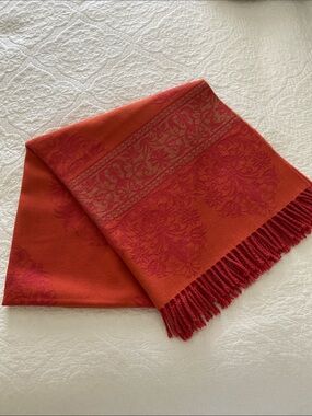 Women's Cecchi e Cecchi Italian Wool Shawl in burnt orange color way